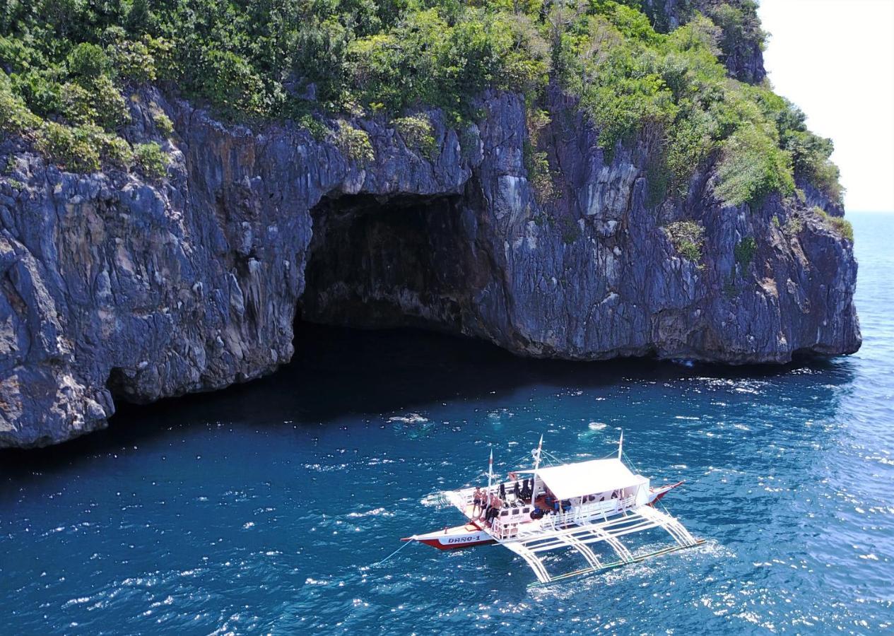 The Shark'S Tail Dive Center Daanbantayan Exterior foto