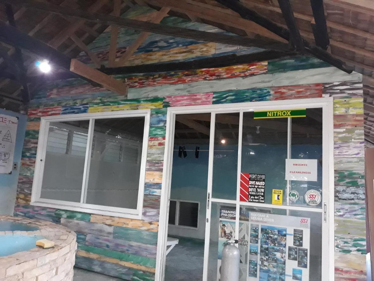 The Shark'S Tail Dive Center Daanbantayan Exterior foto