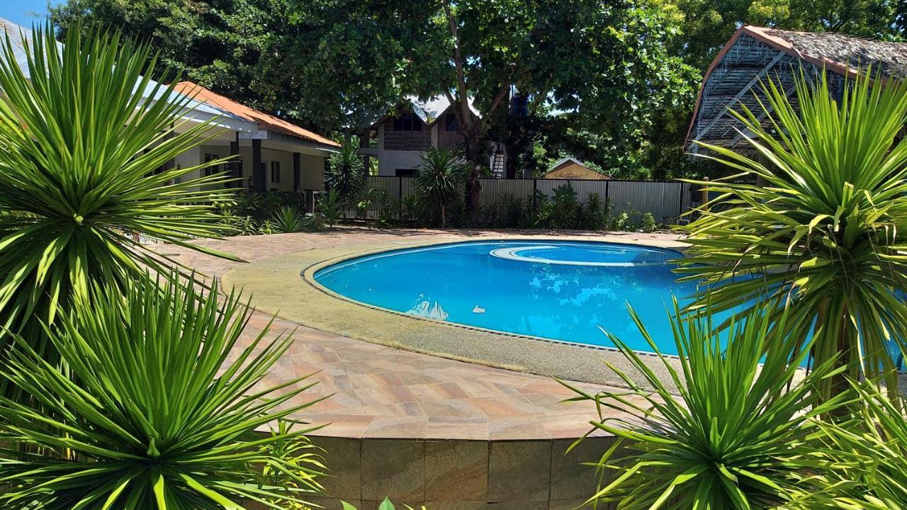 The Shark'S Tail Dive Center Daanbantayan Exterior foto