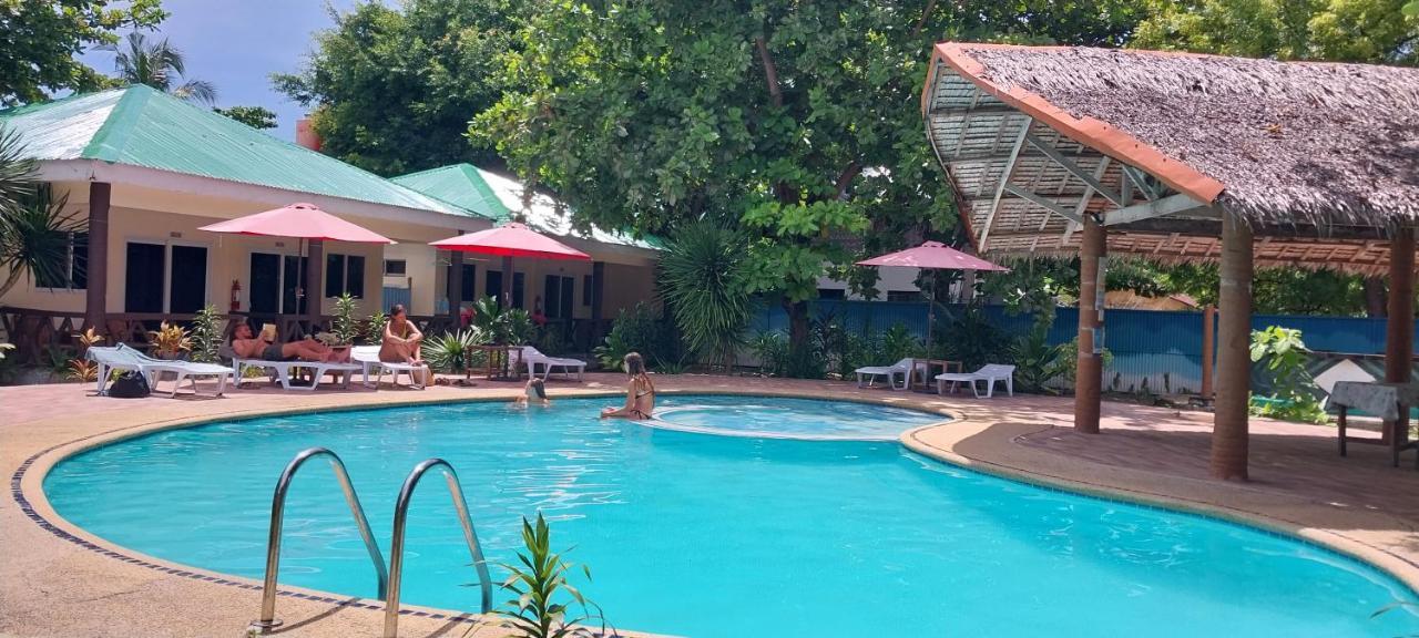 The Shark'S Tail Dive Center Daanbantayan Exterior foto