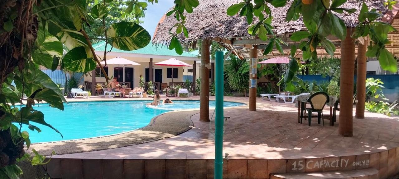 The Shark'S Tail Dive Center Daanbantayan Exterior foto