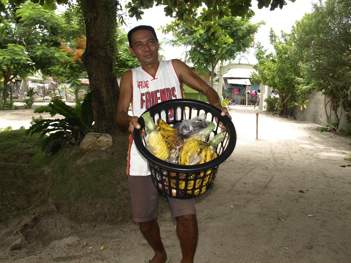 The Shark'S Tail Dive Center Daanbantayan Exterior foto