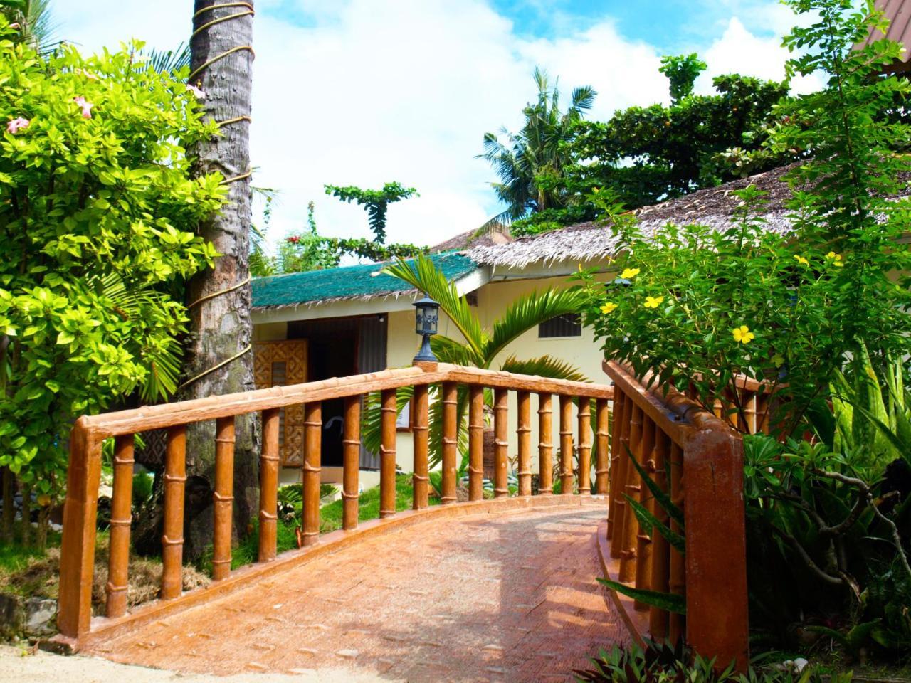 The Shark'S Tail Dive Center Daanbantayan Exterior foto